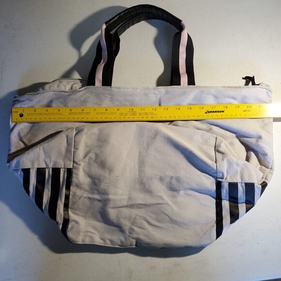 Victoria's Secret Athletic Sport Bag Weekender Overnigh Tote Bag Gray & Black - Picture 7 of 10